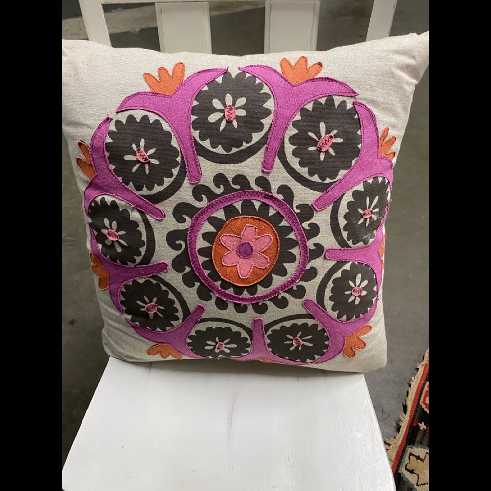 20” Appliqued Pillow
